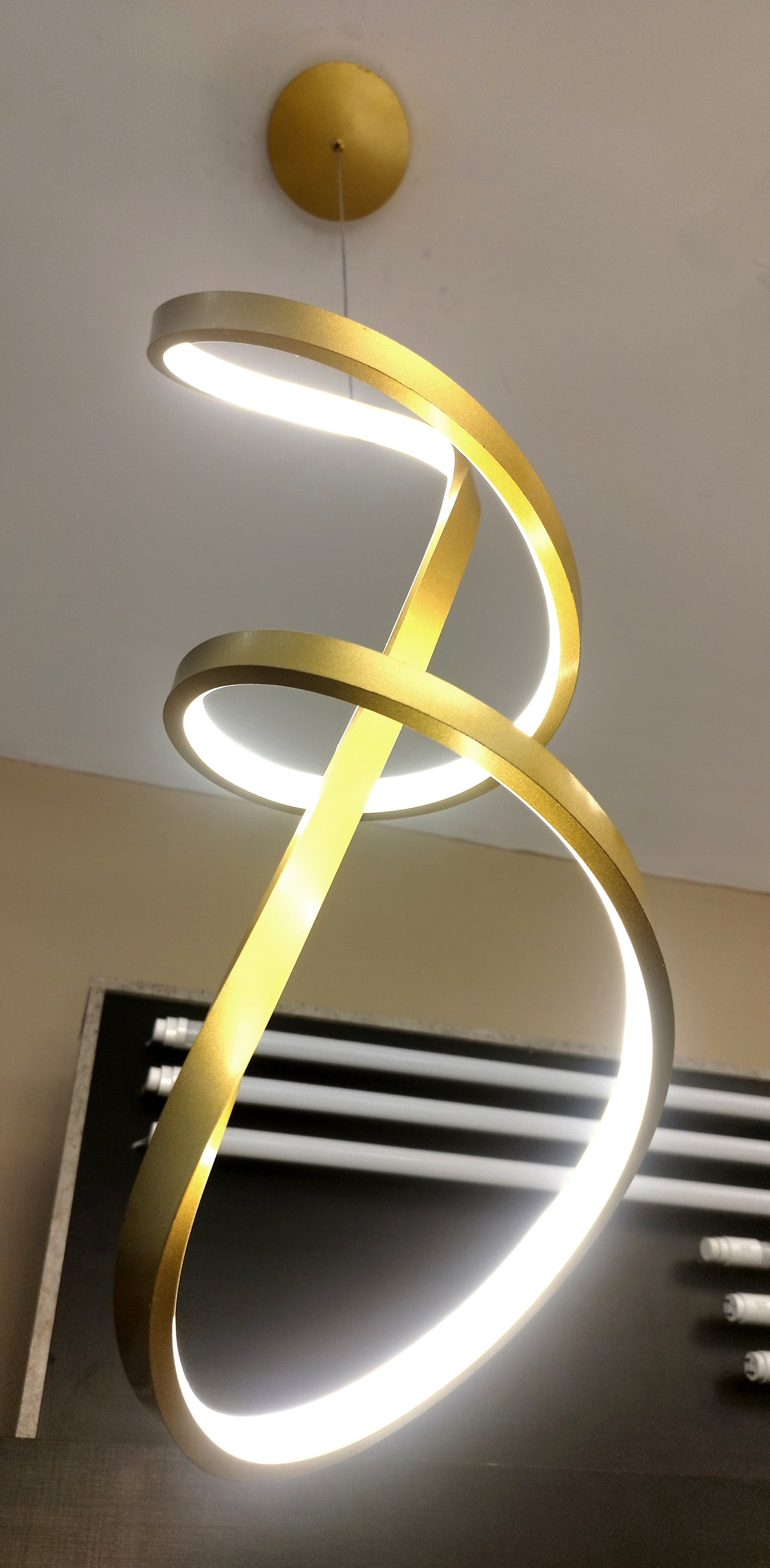 Pendente Dourado Led Branco Quente Lindo para Decoração de Ambientes